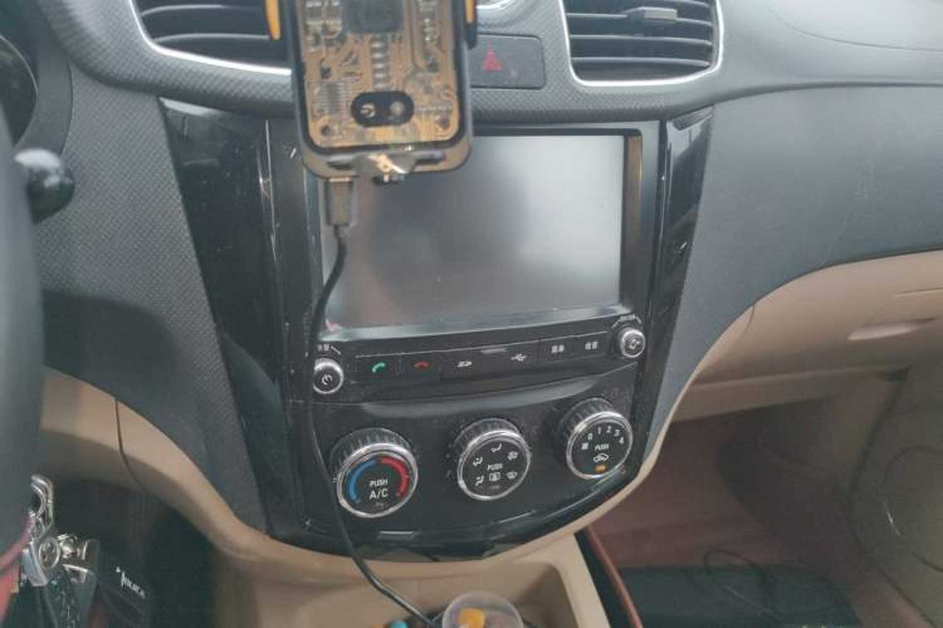 Used Wuling Hongguang 2015 1.5L S Base Model China IV Audio And AC Panel