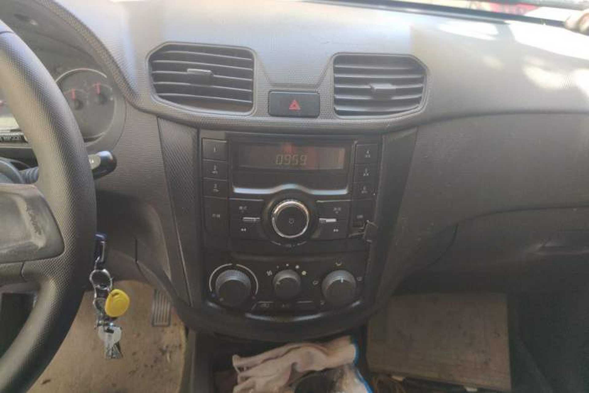 Used Wuling Hongguang 2015 1.2L S Base Model China V Standard Audio And AC Panel