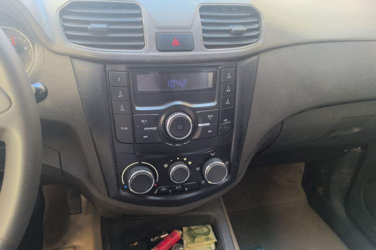 Used Wuling Hongguang 2015 1.2L S Base Model China IV Audio And AC Panel