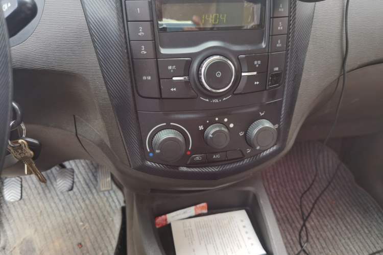 Used Wuling Hongguang 2015 1.5L S Basic Version China V Standard Audio And AC Panel