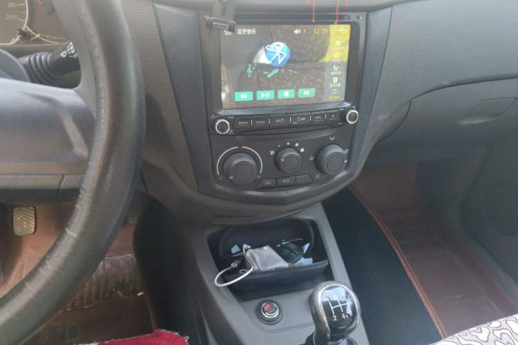 Used Wuling Hongguang 2015 1.2L S Base Model China V Standard Audio And AC Panel