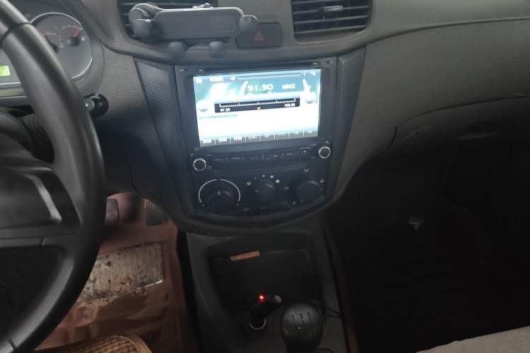Used Wuling Hongguang 2015 1.5L S Basic Version China V Standard Audio And AC Panel
