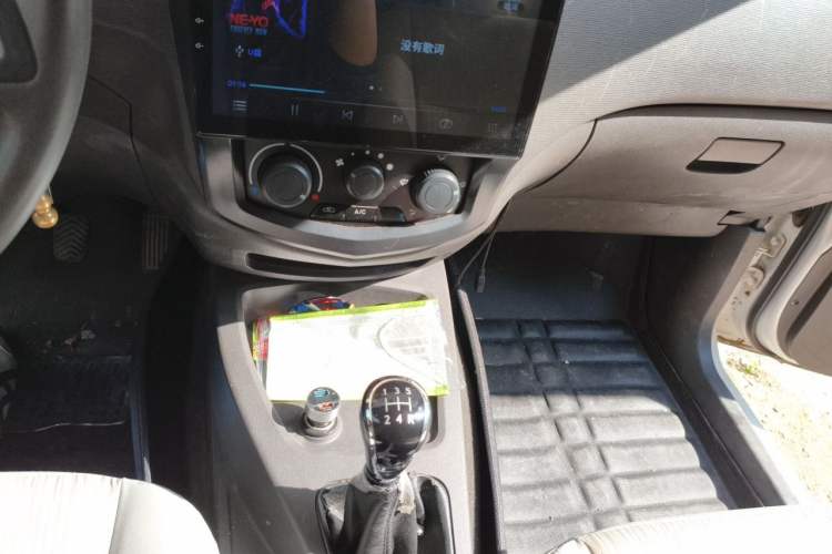 Used Wuling Hongguang 2015 1.2L S Base Model China V Standard Audio And AC Panel