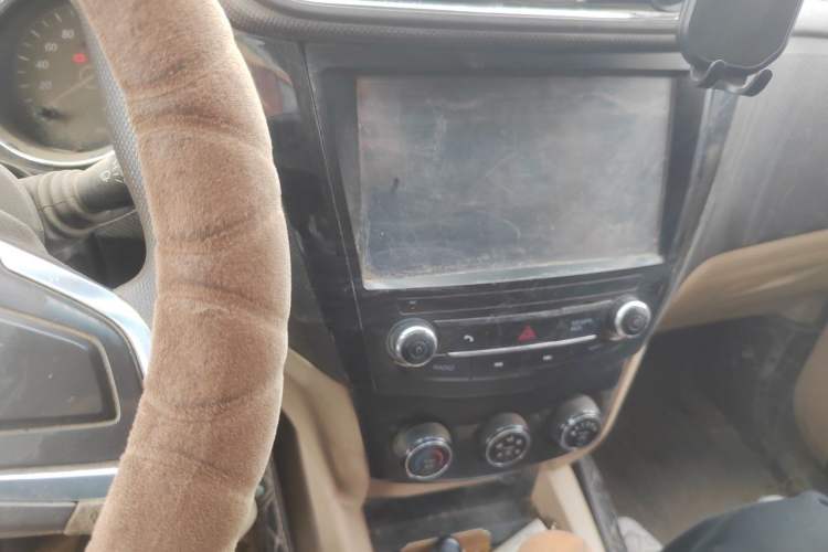 Used Wuling Hongguang 2015 1.5L S1 Comfort China V Standard Audio And AC Panel