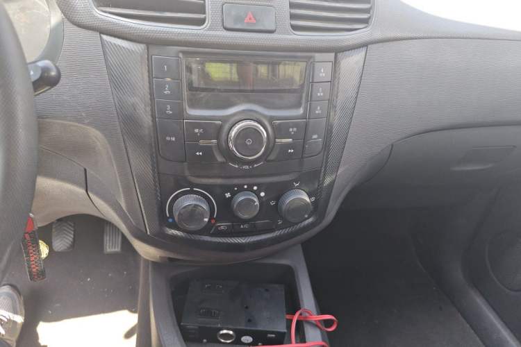 Used Wuling Hongguang 2015 1.5L S Basic Version China V Standard Audio And AC Panel