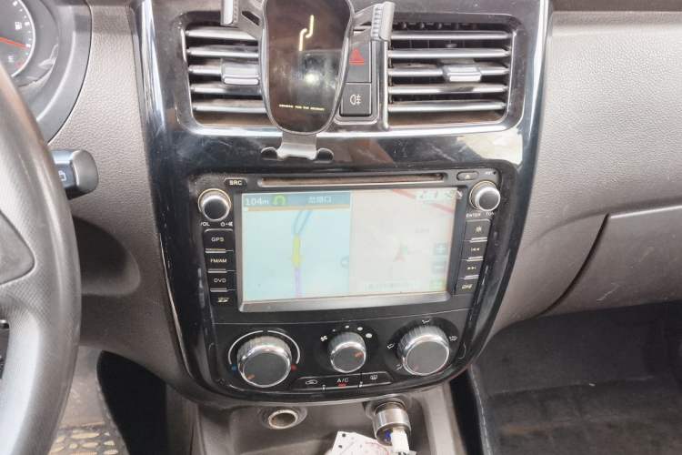 Used Wuling Hongguang 2015 1.5L S1 Standard China V-Emission Standards Audio And AC Panel