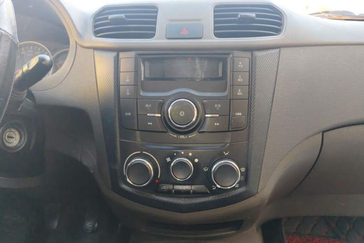 Used Wuling Hongguang 2015 1.5L S Basic Version China V Standard Audio And AC Panel
