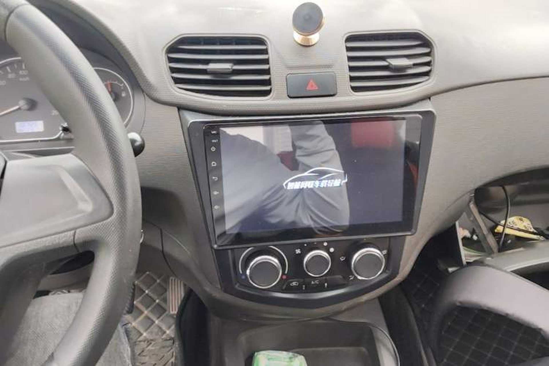 Used Wuling Hongguang 2015 1.5L S Basic Version China V Standard Audio And AC Panel