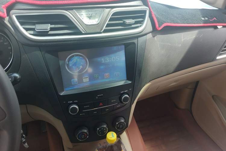 Used Wuling Hongguang 2015 1.5L S1 Standard China V-Emission Standards Audio And AC Panel