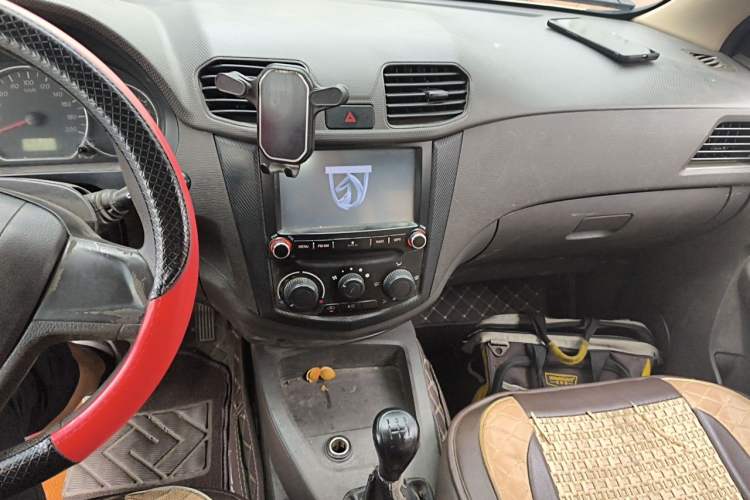Used Wuling Hongguang 2015 1.5L S Basic Version China V Standard Audio And AC Panel