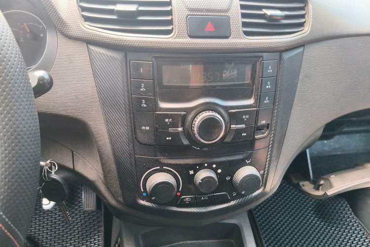 Used Wuling Hongguang 2015 1.2L S Base Model China V Standard Audio And AC Panel