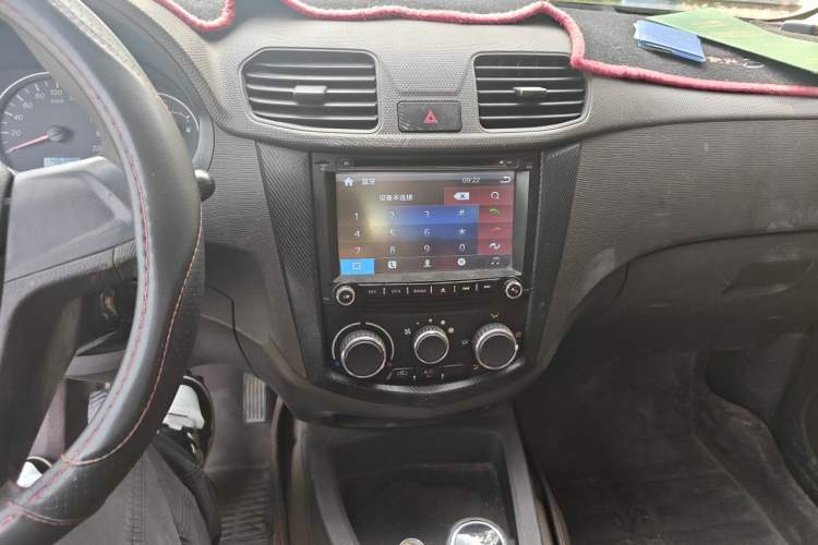 Used Wuling Hongguang 2015 1.5L S Basic Version China V Standard Audio And AC Panel