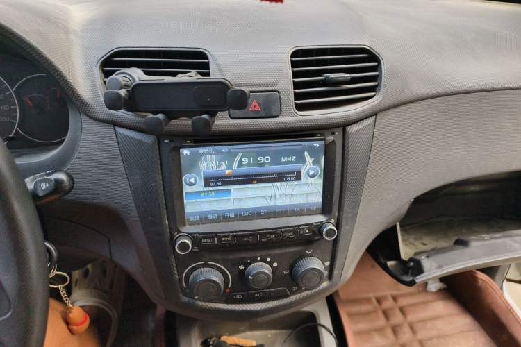 Used Wuling Hongguang 2015 1.5L S Basic Version China V Standard Audio And AC Panel