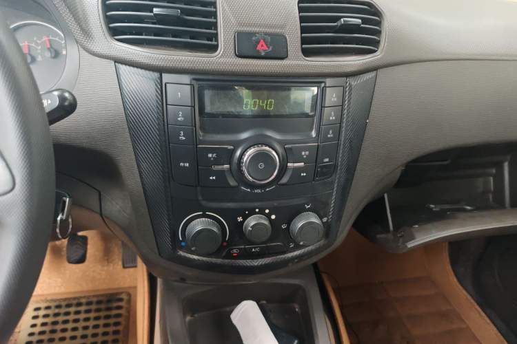 Used Wuling Hongguang 2015 1.2L S Base Model China V Standard Audio And AC Panel
