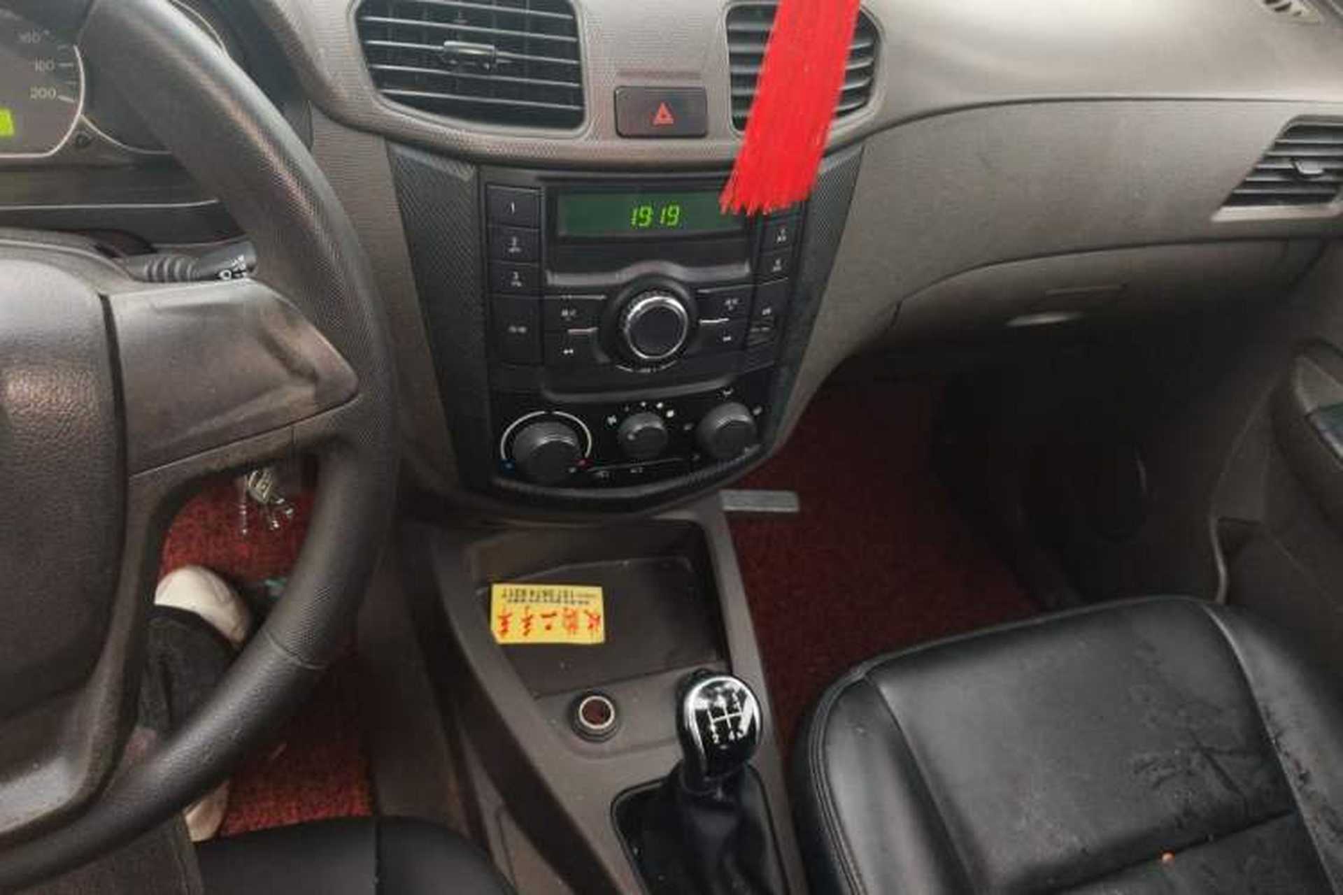 Used Wuling Hongguang 2015 1.5L S Basic Version China V Standard Audio And AC Panel