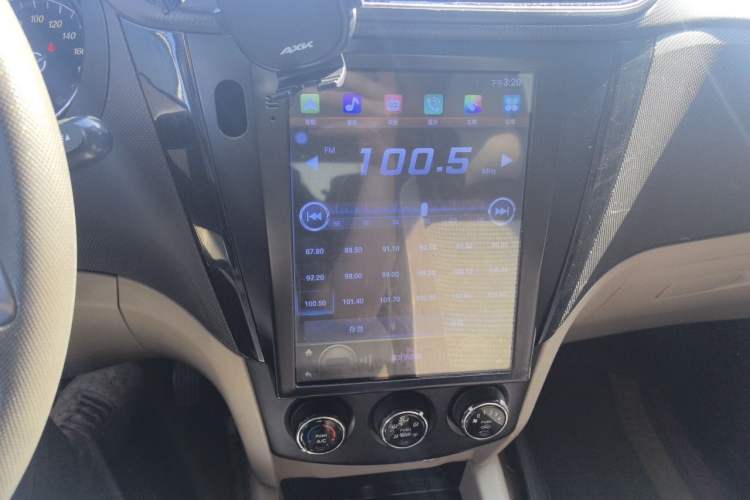 Used Wuling Hongguang 2015 1.5L S1 Standard China V-Emission Standards Audio And AC Panel