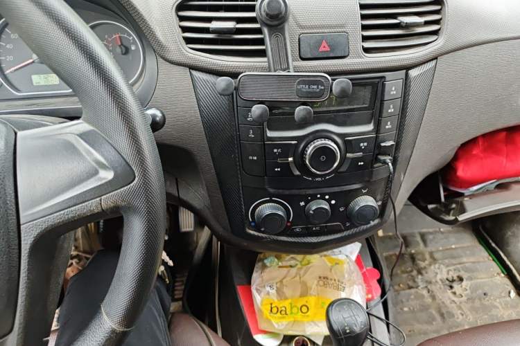 Used Wuling Hongguang 2015 1.5L S Basic Version China V Standard Audio And AC Panel