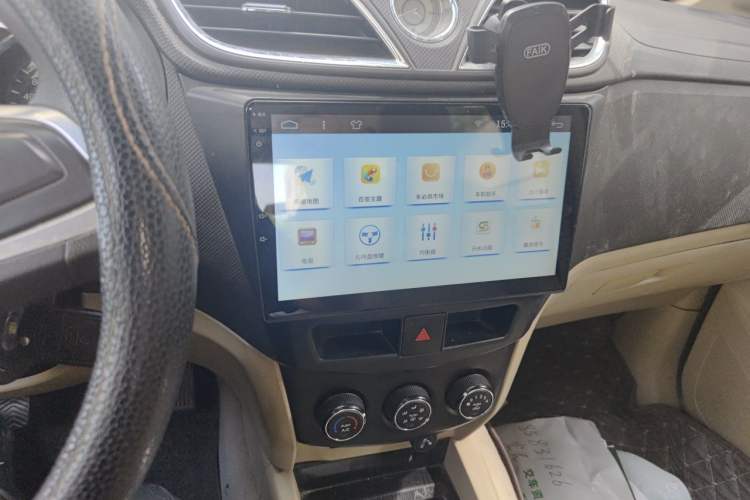 Used Wuling Hongguang 2015 1.5L S1 Comfort China V Standard Audio And AC Panel