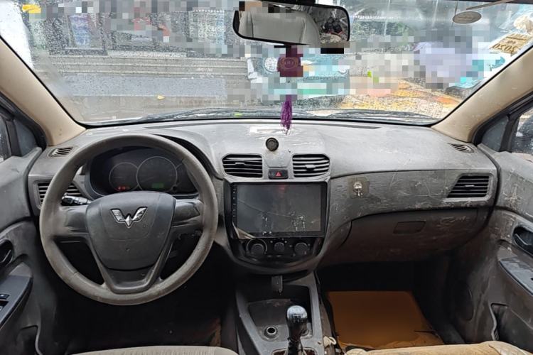 Used Wuling Hongguang 2015 1.2L S Base Model China V Standard Center Console