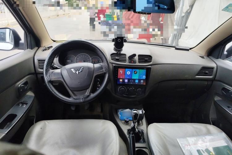 Used Wuling Hongguang 2015 1.2L S Base Model China V Standard Center Console