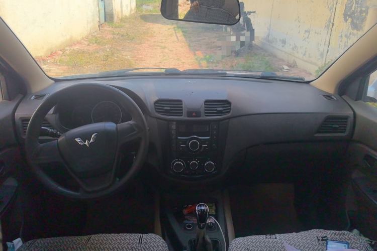 Used Wuling Hongguang 2015 1.2L S Base Model China IV Center Console