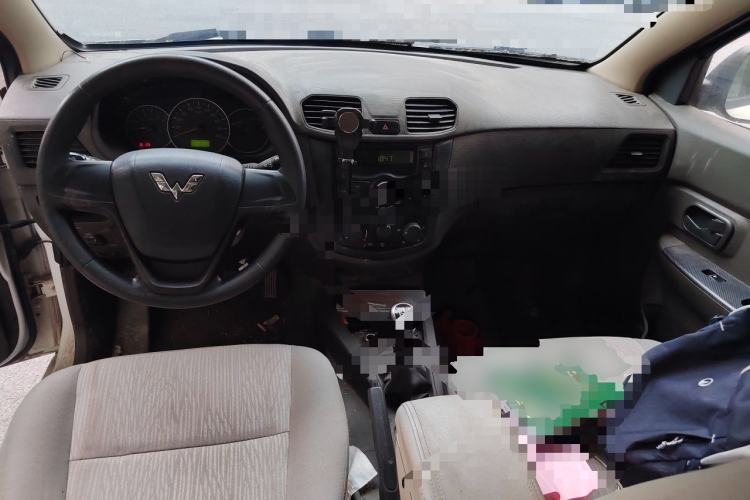 Used Wuling Hongguang 2015 1.2L S Base Model China V Standard Center Console