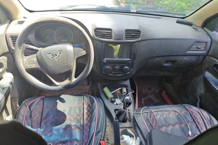 Used Wuling Hongguang 2015 1.2L S Base Model China IV Center Console