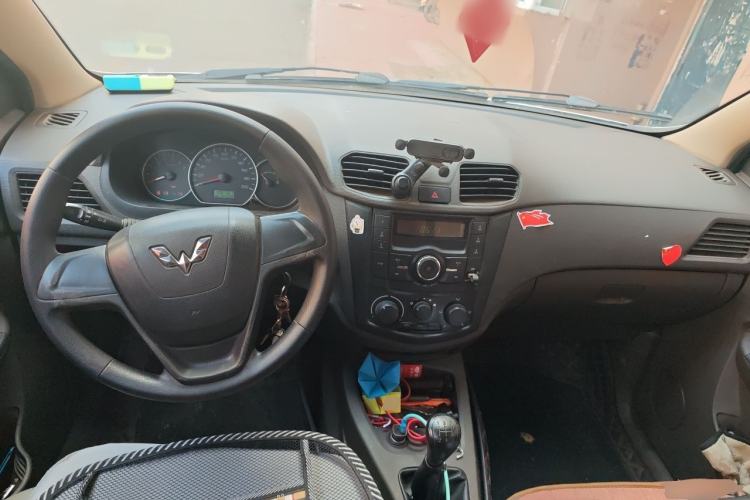 Used Wuling Hongguang 2015 1.2L S Base Model China V Standard Center Console