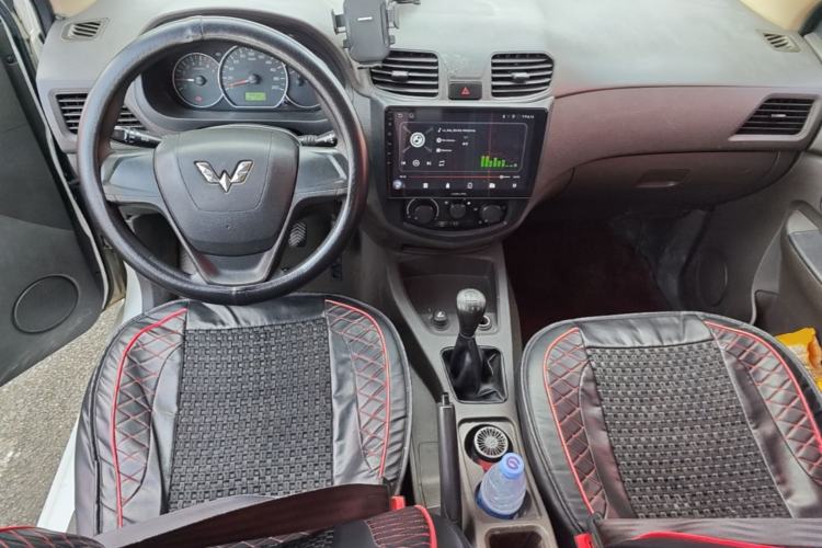 Used Wuling Hongguang 2015 1.5L S Basic Version China V Standard Center Console
