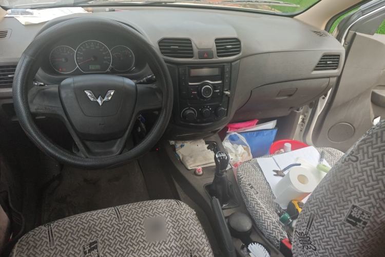 Used Wuling Hongguang 2015 1.2L S Base Model China V Standard Center Console