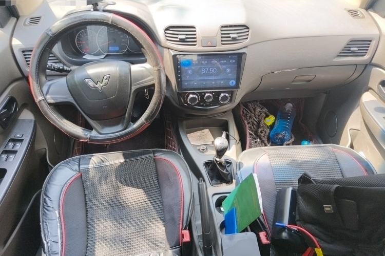 Used Wuling Hongguang 2015 1.5L S Basic Version China V Standard Center Console