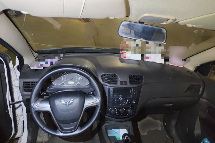 Used Wuling Hongguang 2015 1.5L S Basic Version China V Standard Center Console