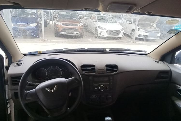 Used Wuling Hongguang 2015 1.5L S Basic Version China V Standard Center Console