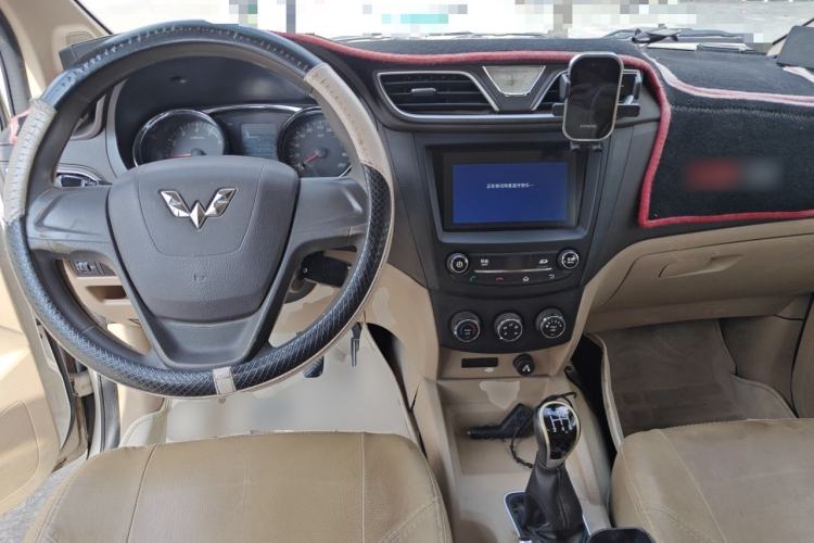 Used Wuling Hongguang 2015 1.5L S Basic Version China V Standard Center Console