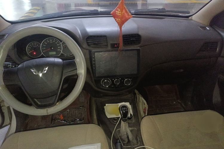 Used Wuling Hongguang 2015 1.5L S Basic Version China V Standard Center Console