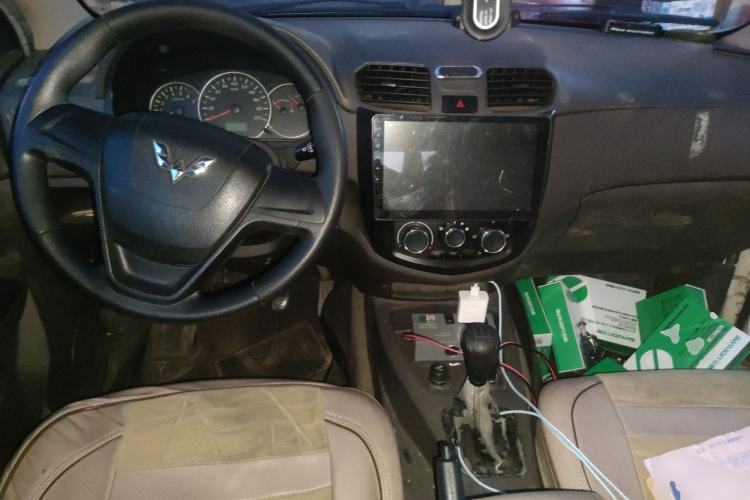 Used Wuling Hongguang 2015 1.5L S Basic Version China V Standard Center Console
