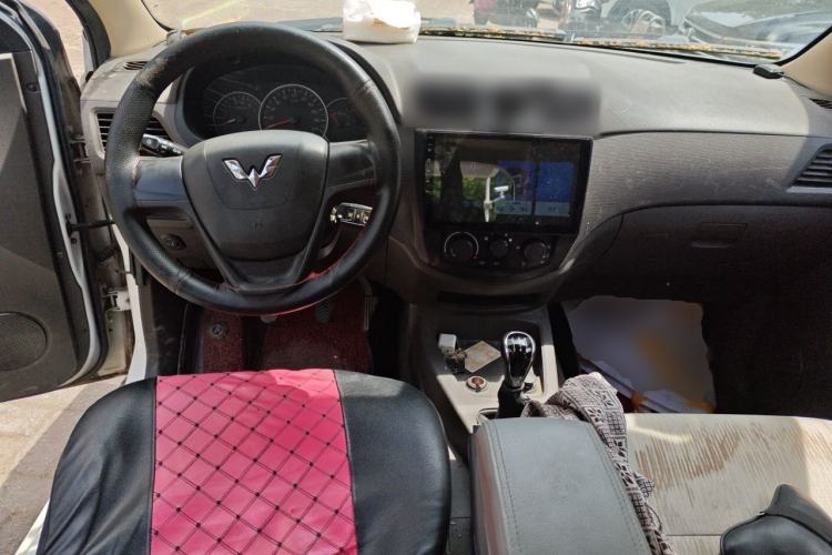 Used Wuling Hongguang 2015 1.5L S Basic Version China V Standard Center Console