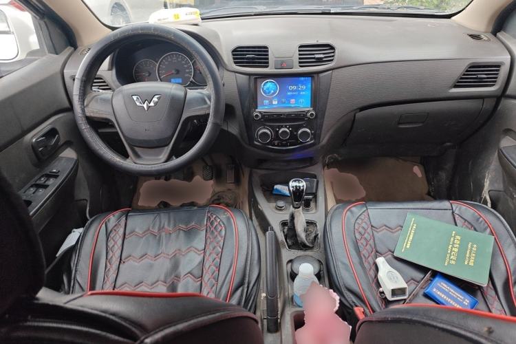 Used Wuling Hongguang 2015 1.2L S Base Model China V Standard Center Console