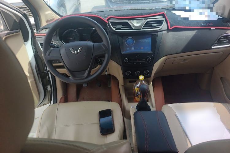 Used Wuling Hongguang 2015 1.5L S1 Standard China V-Emission Standards Center Console