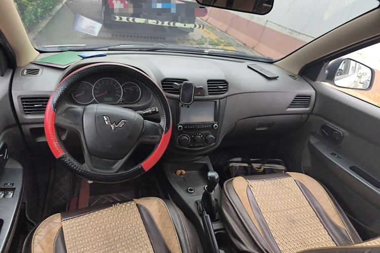Used Wuling Hongguang 2015 1.5L S Basic Version China V Standard Center Console
