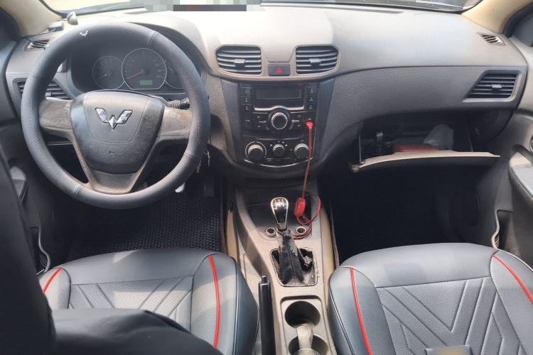 Used Wuling Hongguang 2015 1.2L S Base Model China V Standard Center Console