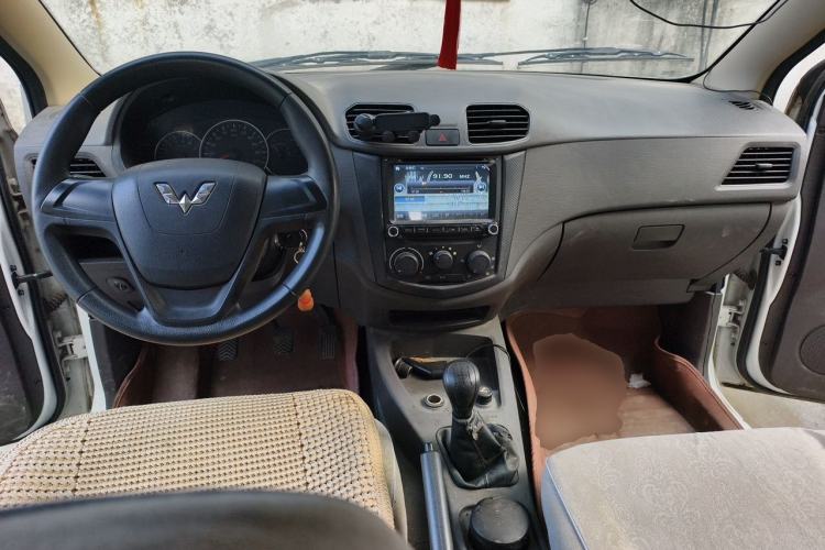 Used Wuling Hongguang 2015 1.5L S Basic Version China V Standard Center Console