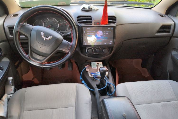Used Wuling Hongguang 2015 1.5L S Basic Version China V Standard Center Console