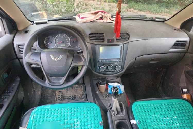 Used Wuling Hongguang 2015 1.5L S Basic Version China V Standard Center Console