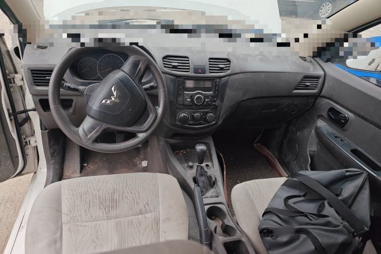 Used Wuling Hongguang 2015 1.2L S Base Model China V Standard Center Console