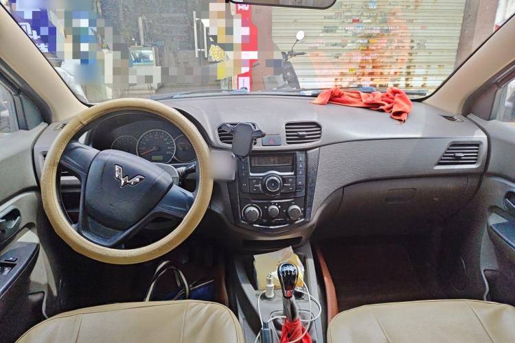 Used Wuling Hongguang 2015 1.5L S Basic Version China V Standard Center Console