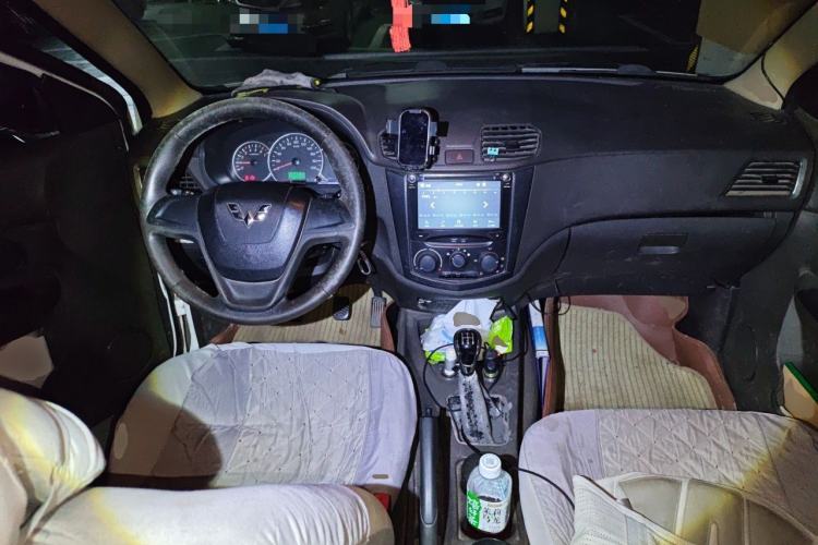 Used Wuling Hongguang 2015 1.2L S Base Model China V Standard Center Console