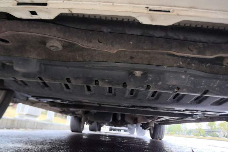 Used Wuling Hongguang 2015 1.5L S1 Standard China V-Emission Standards Chassis Front