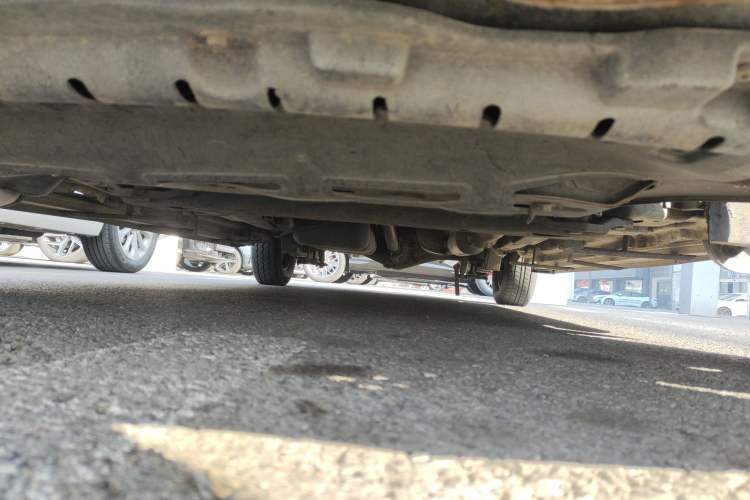 Used Wuling Hongguang 2015 1.5L S Base Model China IV Chassis Front