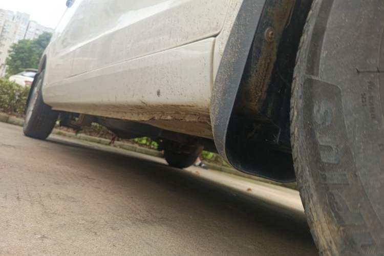 Used Wuling Hongguang 2015 1.5L S Basic Version China V Standard Chassis Front Right